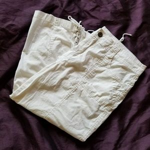 White Khakis&Co Cargo Capris
